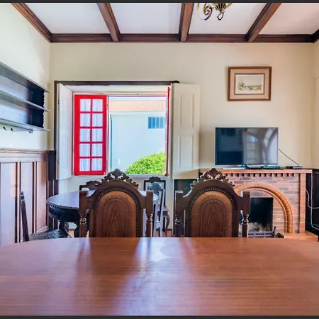 Guest house House With Swimming Pool