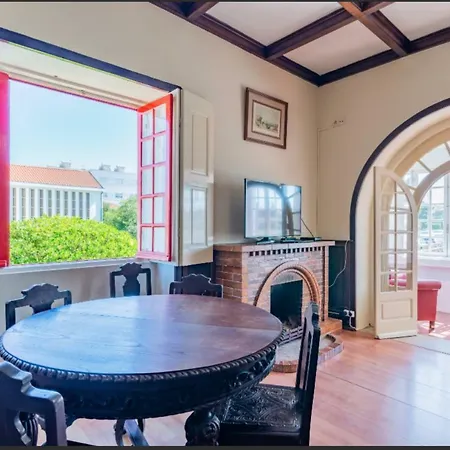 Guest house House With Swimming Pool